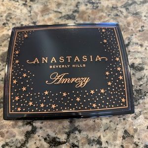Anastasia Beverly Hills Amrezy Highlighter